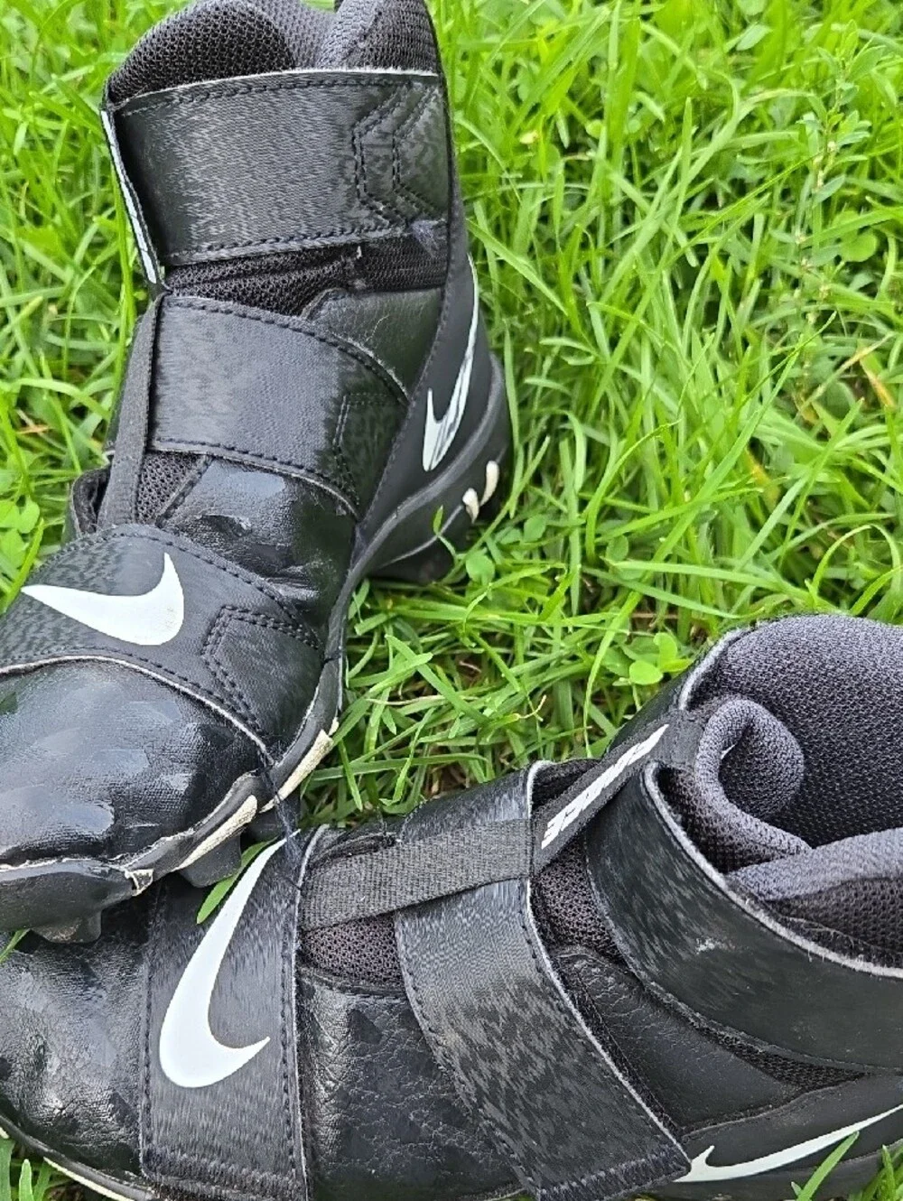 Nike Kids Force FOOTBALL cleats.